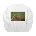 mayura_photoのサバンナのメスライオン Big Crew Neck Sweatshirt