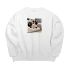 癒しリフレッシュの愛らしい子猫ちゃん Big Crew Neck Sweatshirt