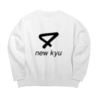 new kyuのnew kyu ロゴ Big Crew Neck Sweatshirt