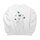 ライカラのButterfly Nun Big Crew Neck Sweatshirt