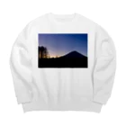 ゆいか　：　取っ手の【原価】富士山 Big Crew Neck Sweatshirt