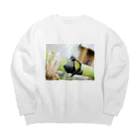 おてもとのかくれんぼ Big Crew Neck Sweatshirt