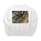 つのマヌケ犬 Big Crew Neck Sweatshirt