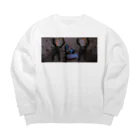 オレンジ色の教卓の裏は... Big Crew Neck Sweatshirt