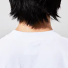 ビューン ワークスのミケ猫　ヤギーニャ Big T-Shirt :back of the neck