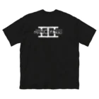 THREE ARROWSSSのグッズ限定ロゴ バックプリント白字 Big T-Shirt