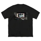 ゑ〆の黒色ver.宇宙の日常シリーズ　「自撮り」 Big T-Shirt