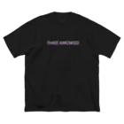 THREE ARROWSSSのグッズ限定ロゴ バックプリント白字 Big T-Shirt