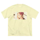 poppy22のセピアなフラワーガール ビッグシルエットTシャツ