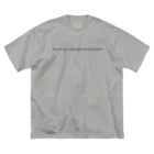 -BRIGHTS-の【おでかけしたくなる英文ロゴ】We are all travelers in this world ビッグシルエットTシャツ