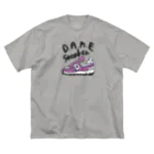 中村フー(ヘンダーソン )のDAME SNEAKER ビッグシルエットTシャツ