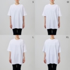 HOUSE DANCE MANIAのJACKING AND STEPS Double Print Big T-Shirtmodel wear (woman)