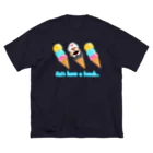 Lily bird（リリーバード）のアイスと文鳥ず ロゴ入り① ビッグシルエットTシャツ