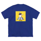 BonBonの考えごとをするミシェル（背景あり） ビッグシルエットTシャツ