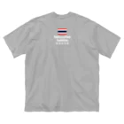 NO MUAY THAI NO LIFE🇹🇭ノームエタイノーライフ🥊のノームエタイノーライフ (後ろタイ国旗とタイ語)白文字 ビッグシルエットTシャツ