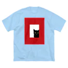 WAMI ARTの赤い窓と黒猫 ビッグシルエットTシャツ