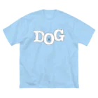 KAWAGOE GRAPHICSの穴に顔を入れた犬 ビッグシルエットTシャツ