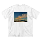 バイポーラーショップの梅雨明けと夏空の始まり Big T-Shirt