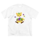 ばんぶーむーんのお店😺のかわいいキツネとブドウ Big T-Shirt