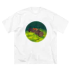 どっと屋のOn a fallen tree🌲🍄🍄 ビッグシルエットTシャツ