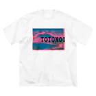 岩に寝る者のトトノイTシャツ ビッグシルエットTシャツ