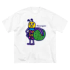 フクハラアキコの【audace × フクハラアキコ】フンコロガッソ 持つ Big T-Shirt