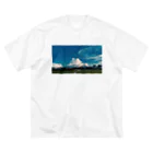 お店をお見せ。のどう見ても夏だね。 Big T-Shirt