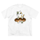 うさやのドーナツをゲットしてご満悦の猫 ビッグシルエットTシャツ