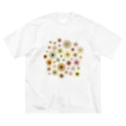 kimchinのやさしい色合いの花柄 Big T-Shirt