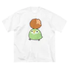 うさやのサーターアンダギーをゲットしてご満悦のカカポ Big T-Shirt