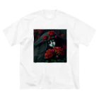 LunaNocturneの赤い薔薇の休息 ビッグシルエットTシャツ