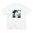 プロショップOpeizaemon のストライクガール！ Big T-Shirt