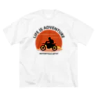 アージーのLife is Adventure Big T-Shirt