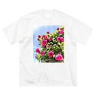 maikoのショップの薔薇と青空 ビッグシルエットTシャツ