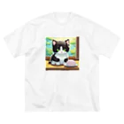 yoiyononakaのお餅と白黒猫 Big T-Shirt