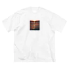 Mick-Fの湖面に映る夕焼けの空 ビッグシルエットTシャツ