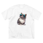 AQUAMETAVERSEのサングラスをかけた、かわいいネコ Marsa 106 Big T-Shirt