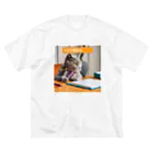 PEGA's shopの【猫ミーム風】勉強する猫 ビッグシルエットTシャツ