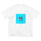 ギョージャガーリックのデザインのlight blue ビッグシルエットTシャツ