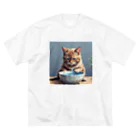 nekoと鉄の水を飲んでいる猫 Big T-Shirt