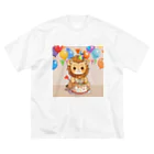 ganeshaの可愛いライオンとバースデーケーキ ビッグシルエットTシャツ