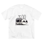 BOSATUの電車に乗ったうさぎ Big T-Shirt