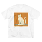 ミリススタイルの凛々しく立つネコ Big T-Shirt
