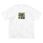 kokin0の草むらで斜めを見つめる犬 dog looking for the anywhere ビッグシルエットTシャツ