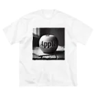 yuriseのモノトーンAppleグッズ ビッグシルエットTシャツ