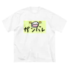 ダイナマイト87ねこ大商会の頑張ってバの上で応援するねこです Big T-Shirt