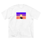 Fortune Campers そっくの雑貨屋さんの夕日をバックにあらぶるどんちゃん ビッグシルエットTシャツ