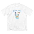 little lion house公式ショップ（大人のためのねこ）の白くまさんの青空ゼリーのクリームソーダ ビッグシルエットTシャツ