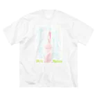 空飛ぶクジラのすましているウサギさん ビッグシルエットTシャツ