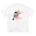 Lily bird（リリーバード）の粟穂をプレゼント 桜&白文鳥 ビッグシルエットTシャツ